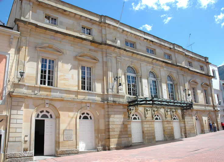 El teatro Colón en la Candelaria de Bogotá