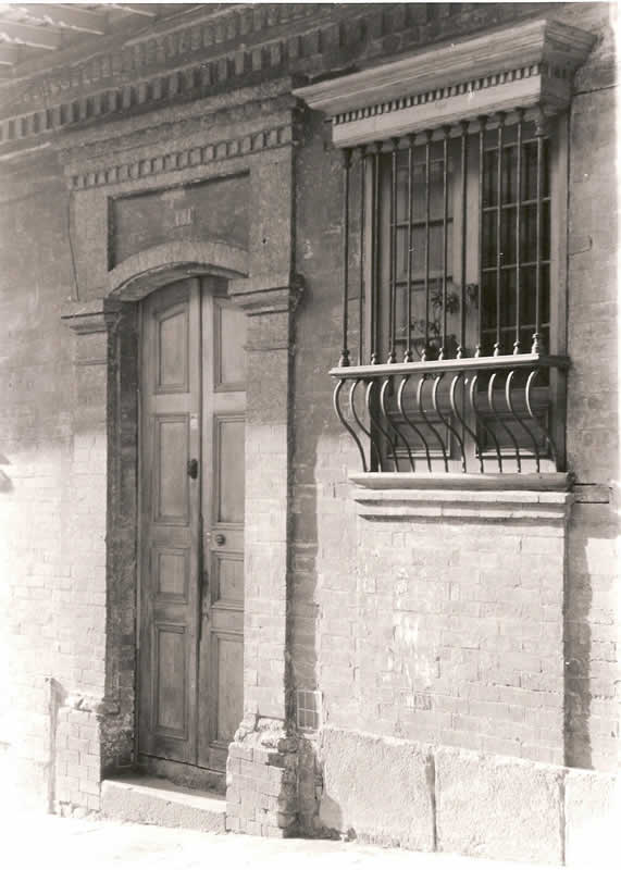 Puerta La Candelaria - Bogotá, Colombia
